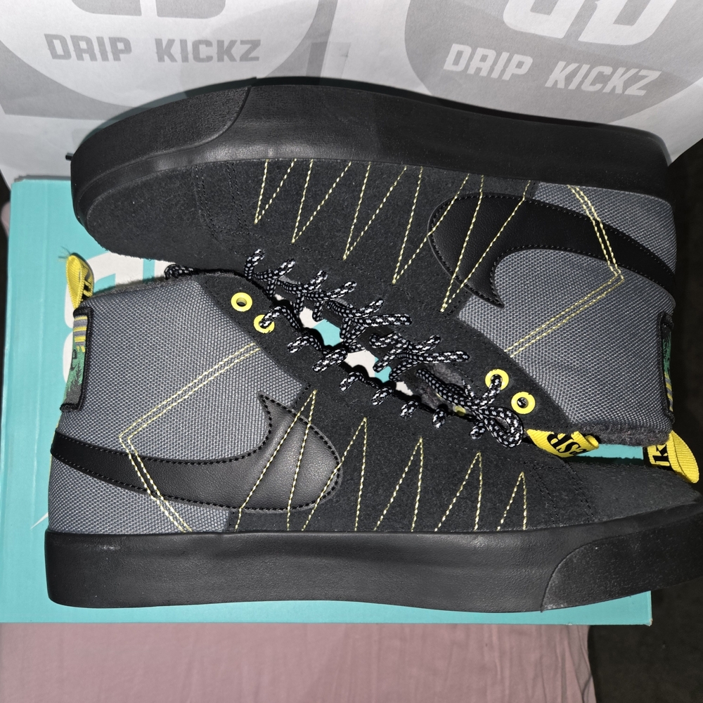 Nike SB Zoom Blazer Mid PRM Sneakers - Picture 2 of 5